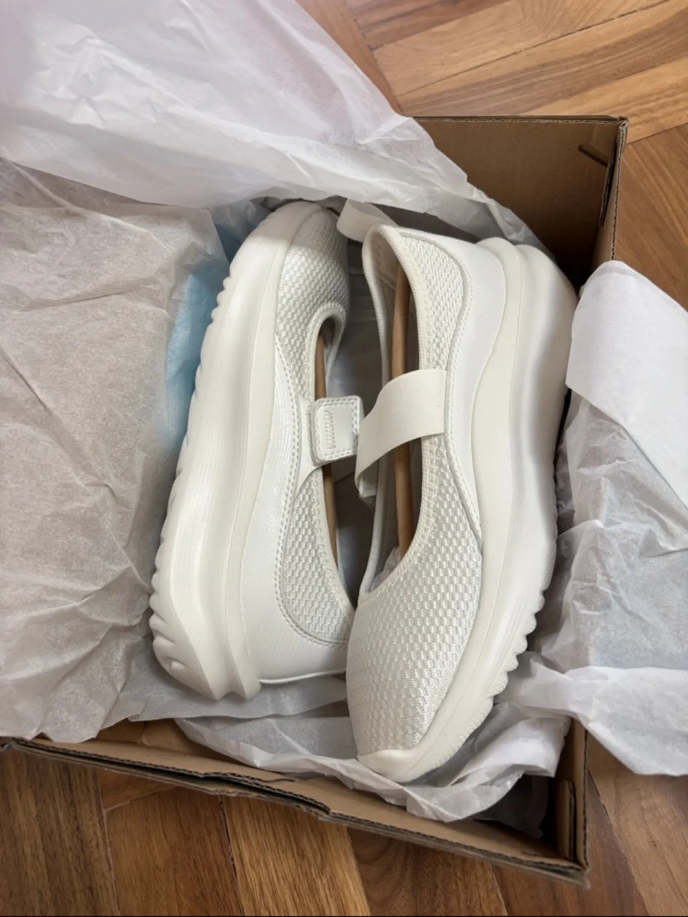 Women's 7.5 NIB CLARK's cloudsteppers White Mary Jane Slip-On Shoe - Picture 3 of 5
